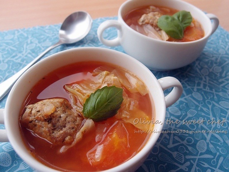 Olivia♥义式小肉丸番茄蔬菜汤