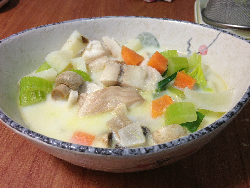 鲷鱼蔬菜浓汤