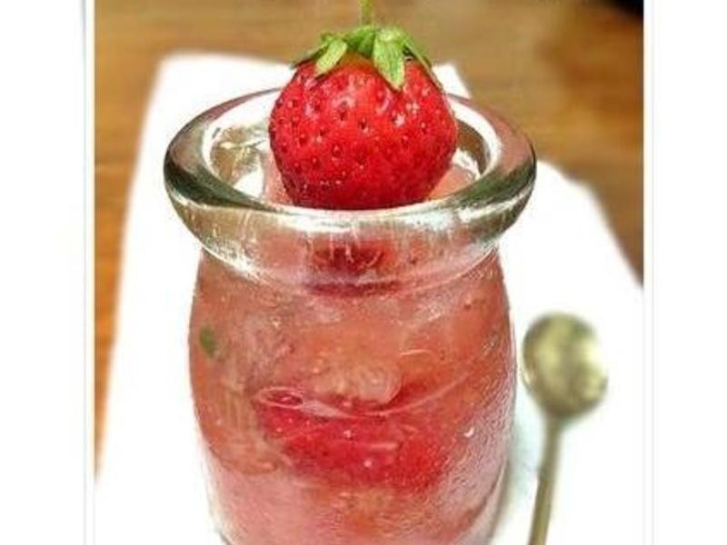 草莓柠檬果冻杯