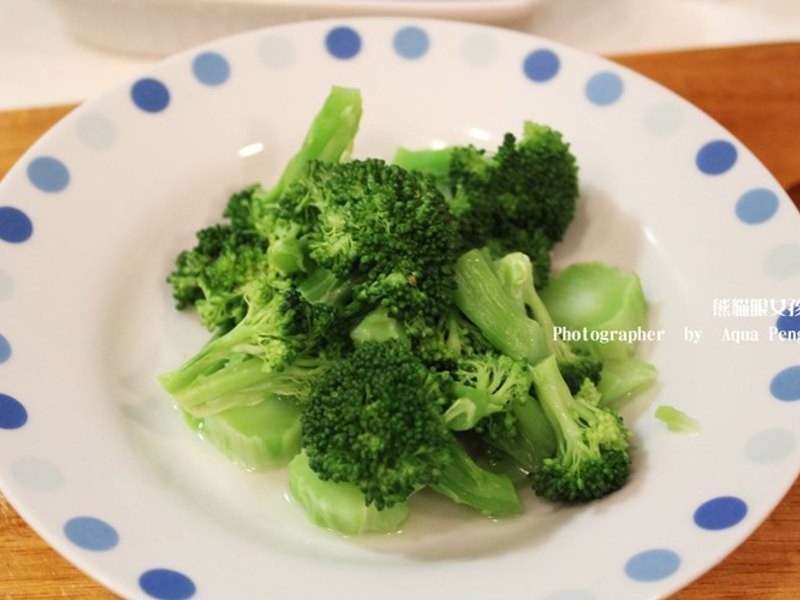 【简单做菜_微波食谱】7分钟快速料理 翠绿花椰菜
