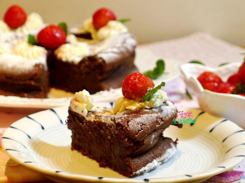 酒渍草莓巧克力蛋糕【烘焙食谱募集】