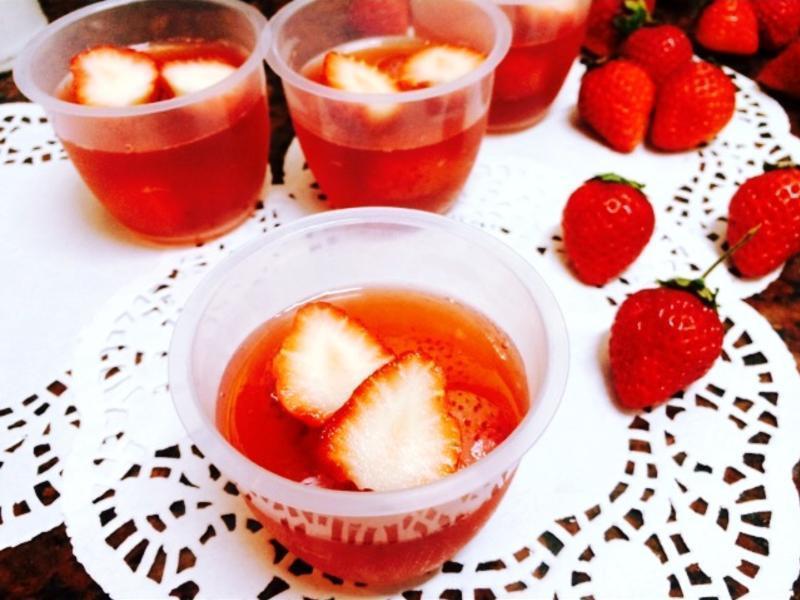 草莓特典~草莓鲜果冻！