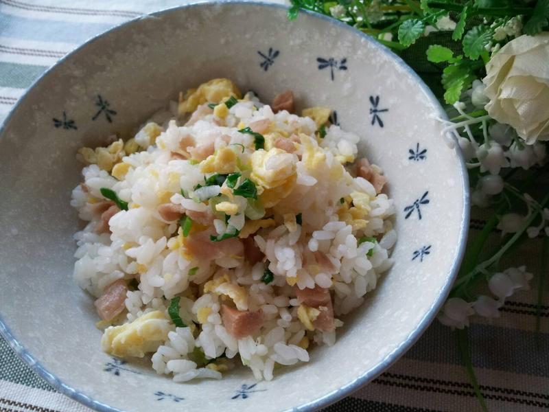 香葱菜圃蛋炒饭 ~ 纯朴的味道