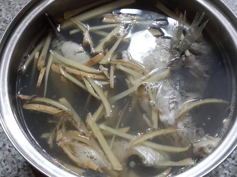 金目鲈鱼蛤蛎汤