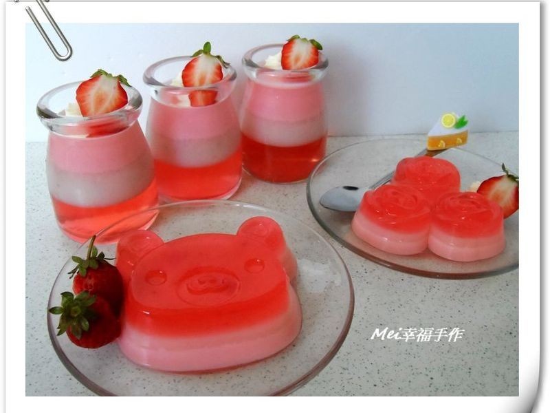 草莓炼奶三色果冻