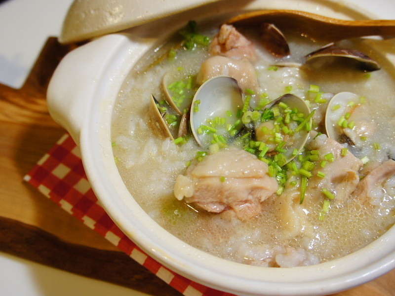 蛤蛎鸡腿砂锅粥
