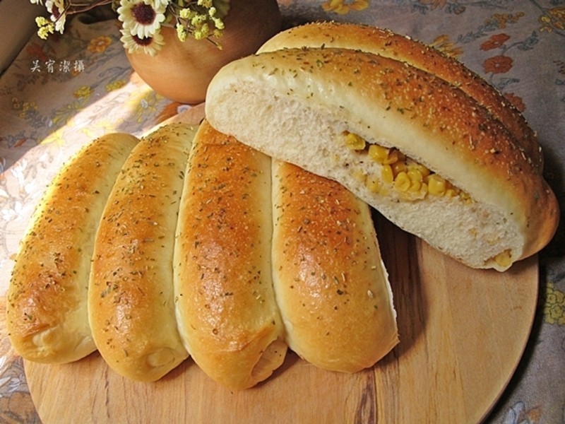 香甜玉米鲔鱼面包