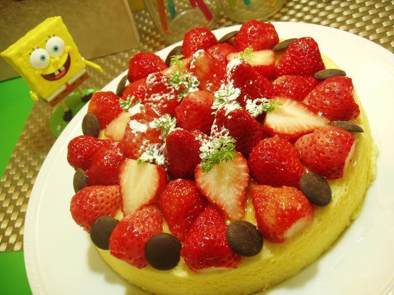 日式草莓轻乳酪蛋糕