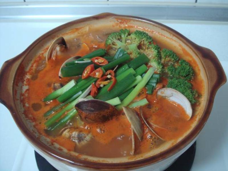 韩式蛤蜊菇菇大酱汤