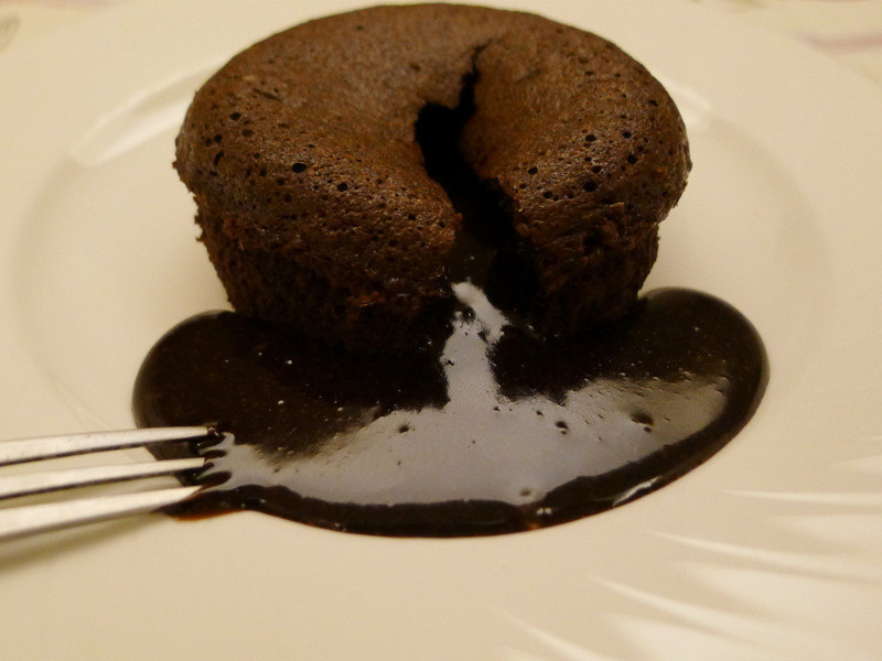 爆浆巧克力蛋糕-令人垂涎的好滋味!