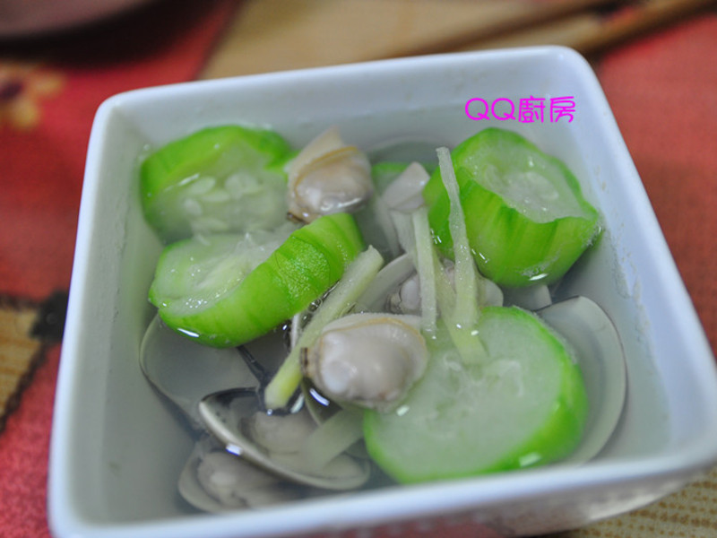 姜丝蛤蜊澎湖丝瓜汤