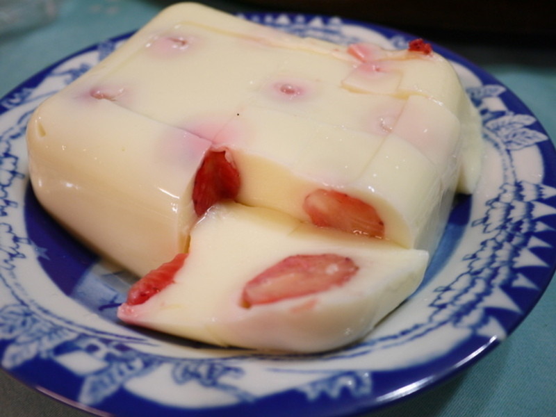 独创草莓奶冻食谱-春季限定料理