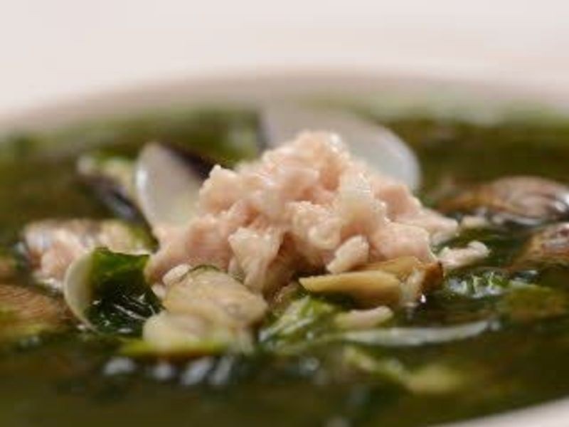 鲜绿蛤蜊鸡蓉汤