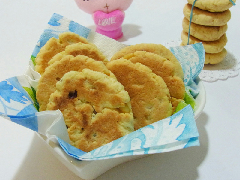 用平底锅烤饼干--松子葡萄干饼干