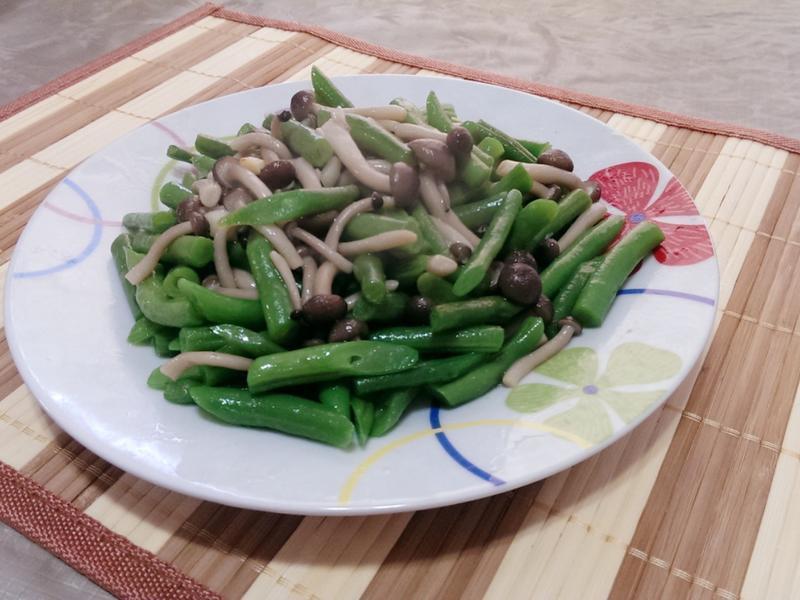 清炒四季豆鸿禧菇