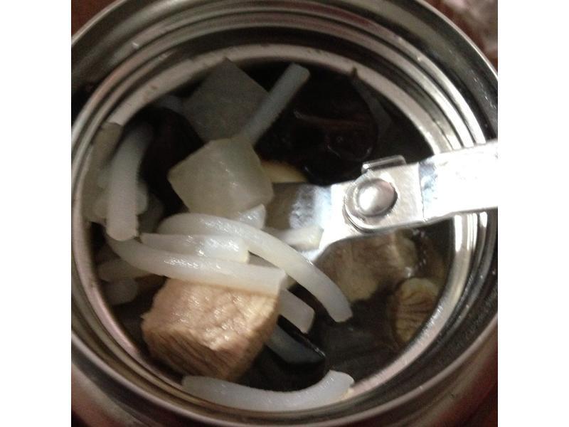 闷烧罐料理-猪肉干贝萝卜海带米粉