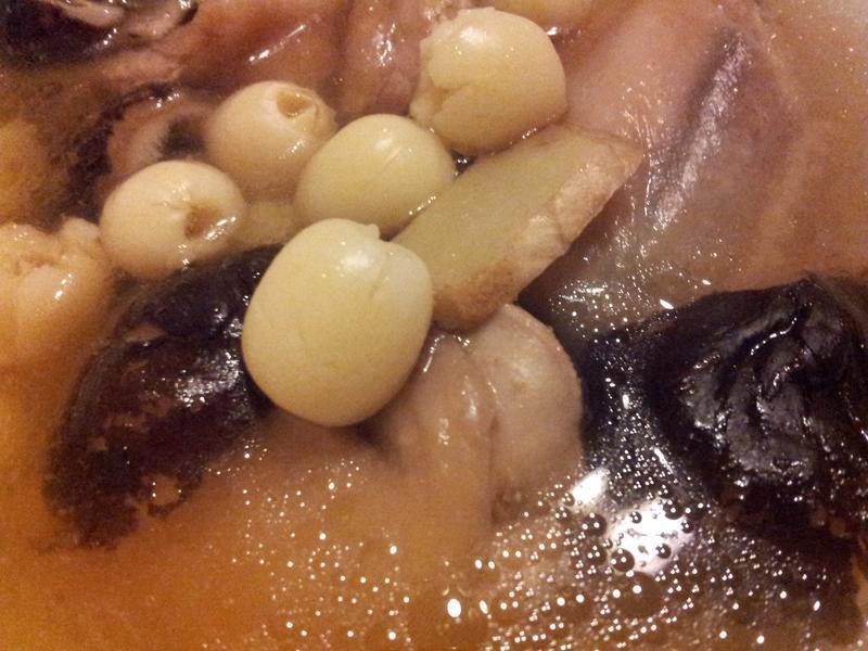莲子香菇鸡汤