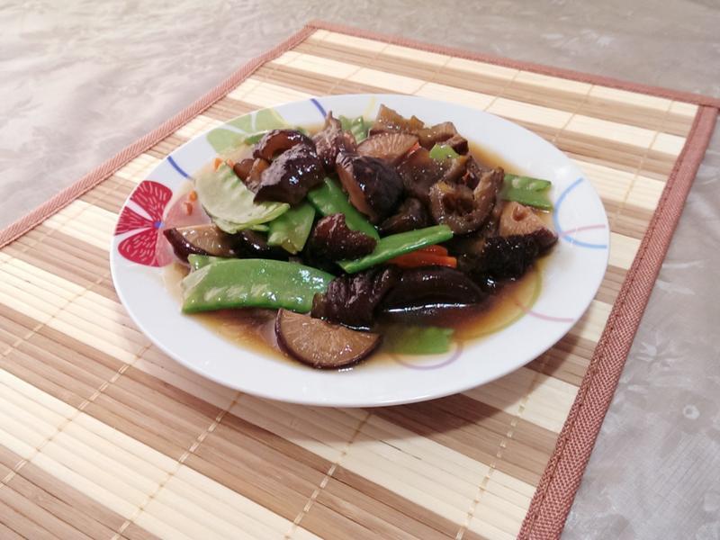 蚝油香菇烩海参