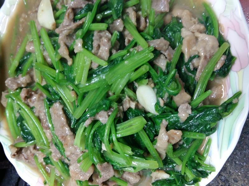 菠菜炒牛肉