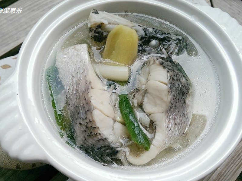 清炖鲈鱼汤