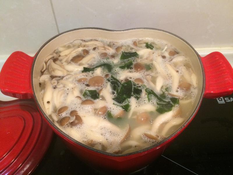 鸿喜菇豆腐味噌汤