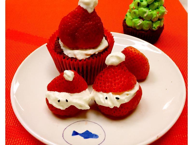 圣诞帽 - 草莓巧克力杯子蛋糕