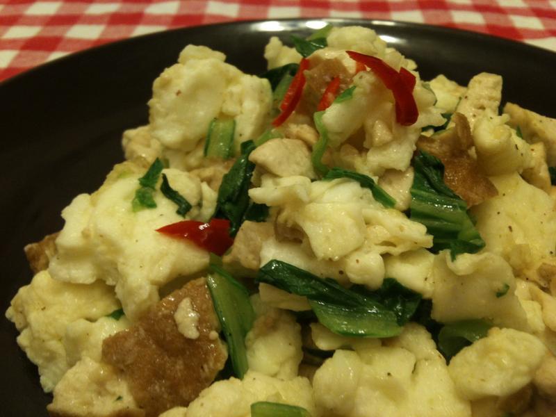 鸡汤炖油豆腐酿蛋细粉