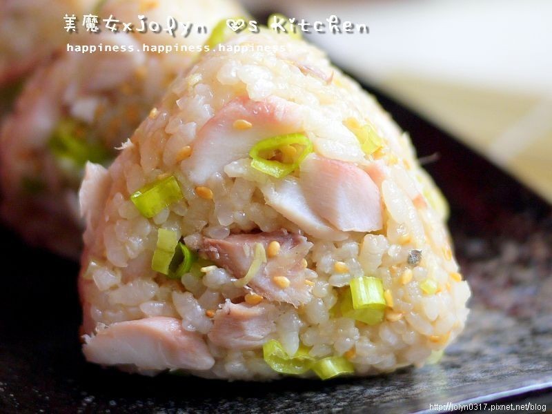 芝香竹䇲鱼三角饭团