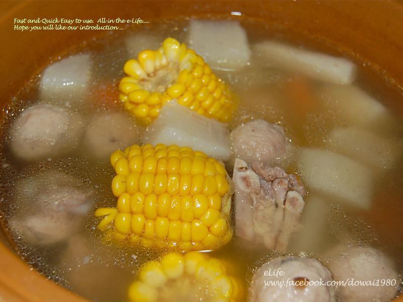 《轻松煮》清爽香甜的『玉米排骨汤』