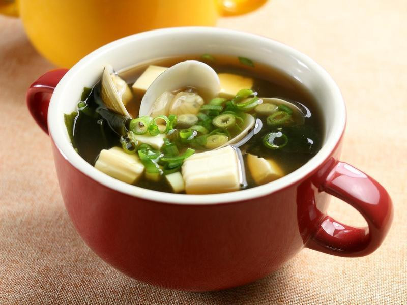 日式蛤蜊豆腐汤
