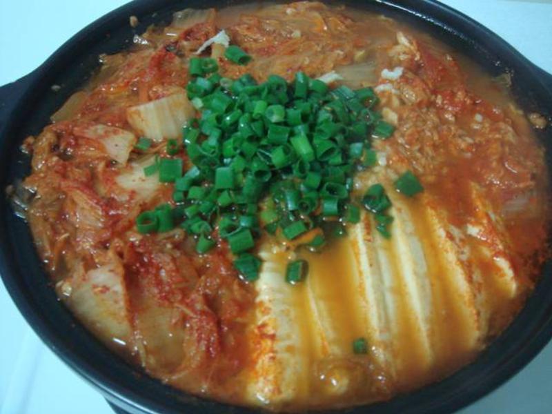 鲔鱼泡菜锅