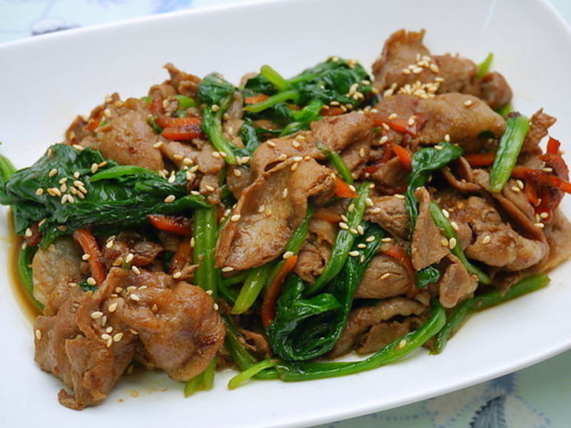 姜烧猪肉炒菠菜