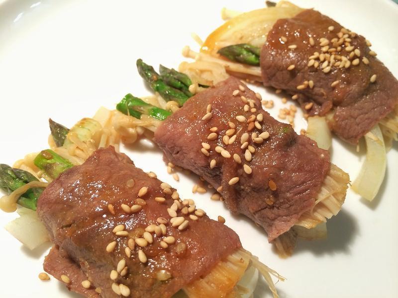 日式洋葱芦笋烧烤肉卷