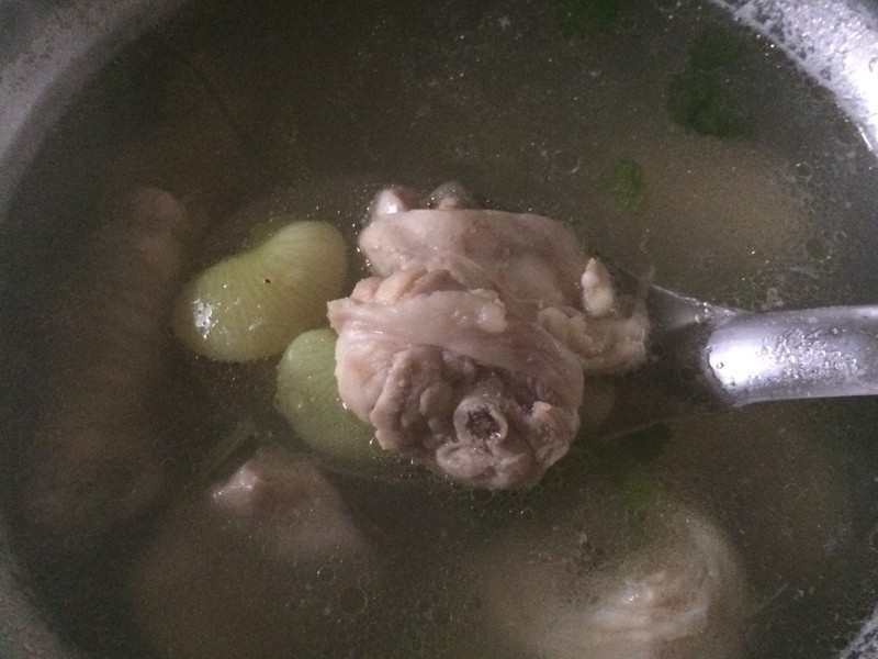 皇帝豆炖鸡腿汤