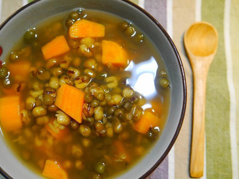 热热喝也很好喝的地瓜绿豆汤