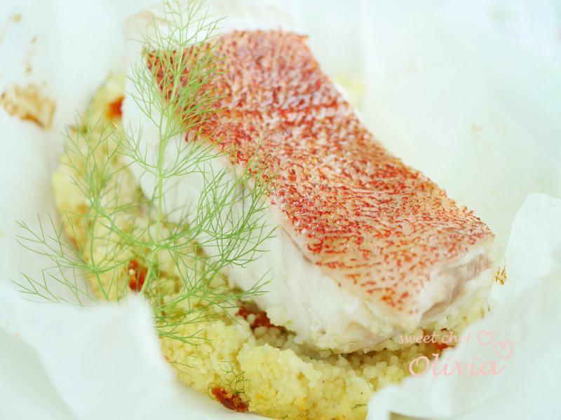 鱼宝贝❤纸包红条鱼搭配番茄柠香北非小米