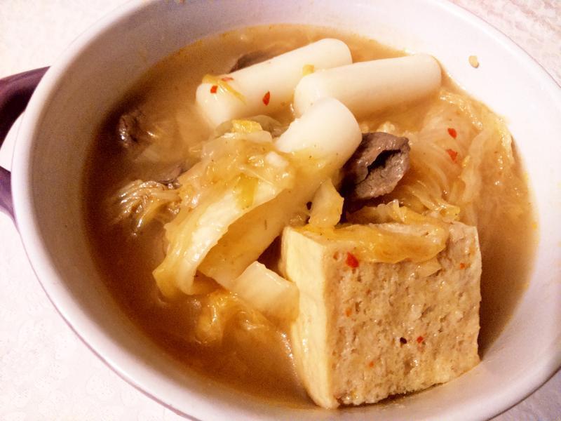 韩式黄金泡菜牛肉年糕汤