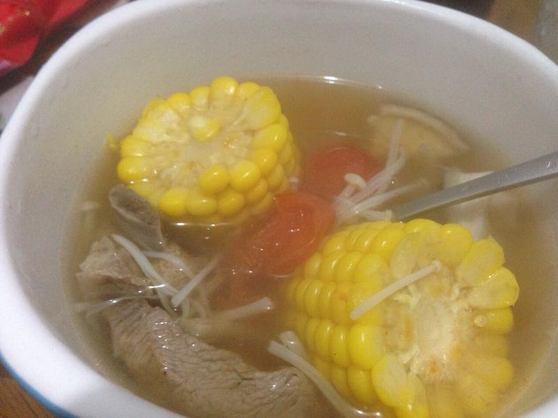 董太太上菜-健康漂亮玉米排骨汤
