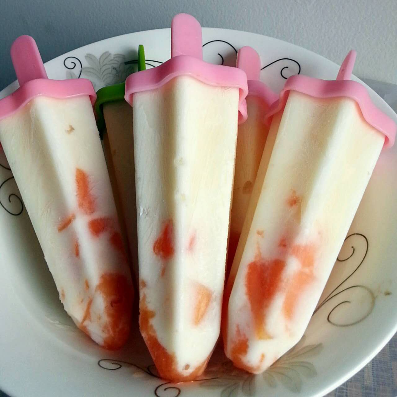 奥利奥酸奶冰棒怎么做_奥利奥酸奶冰棒的做法_瑗瑗baby_豆果美食