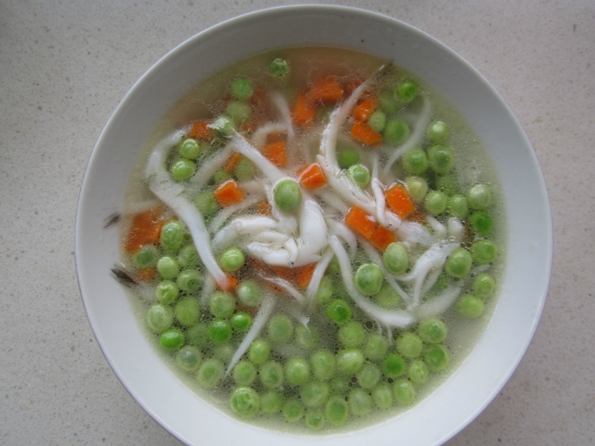 银鱼豌豆汤