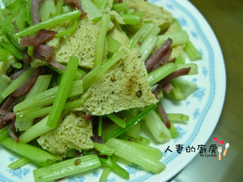 芹菜炒冻豆腐