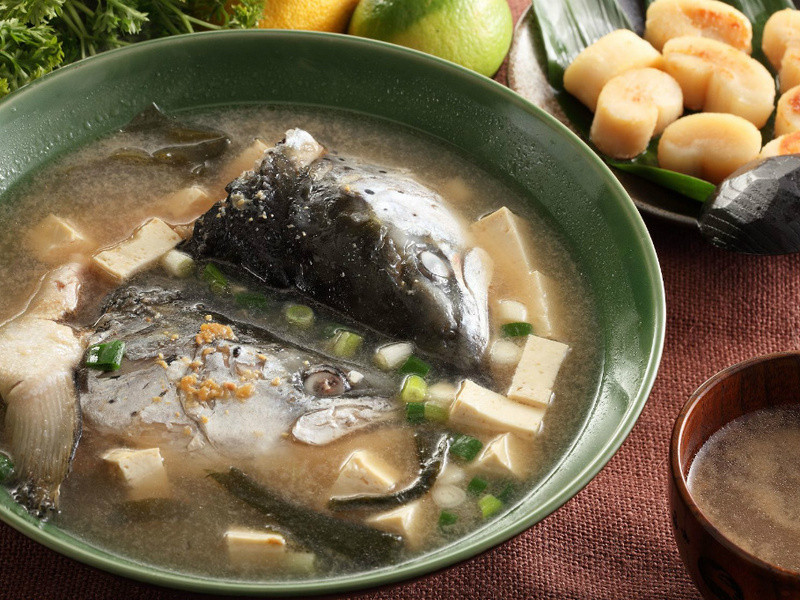 日式鲑鱼头味增汤