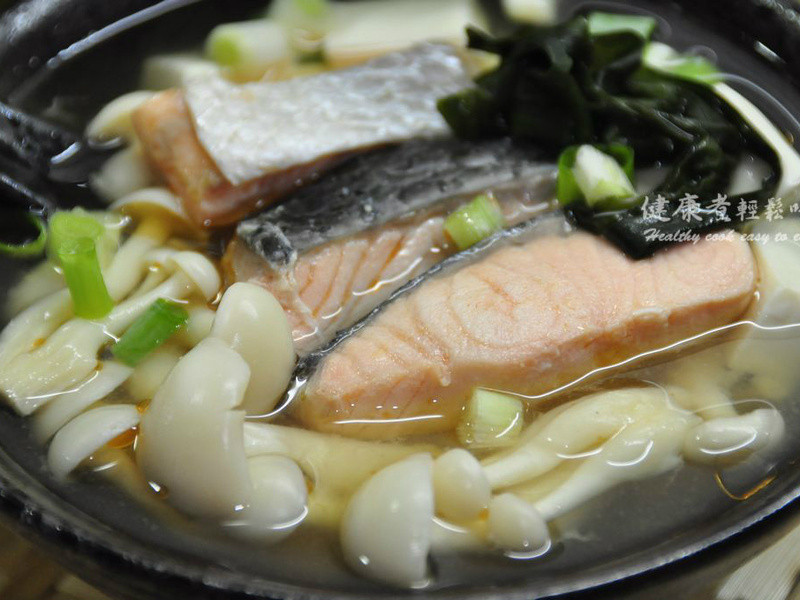 鲜菇鲑鱼味噌汤