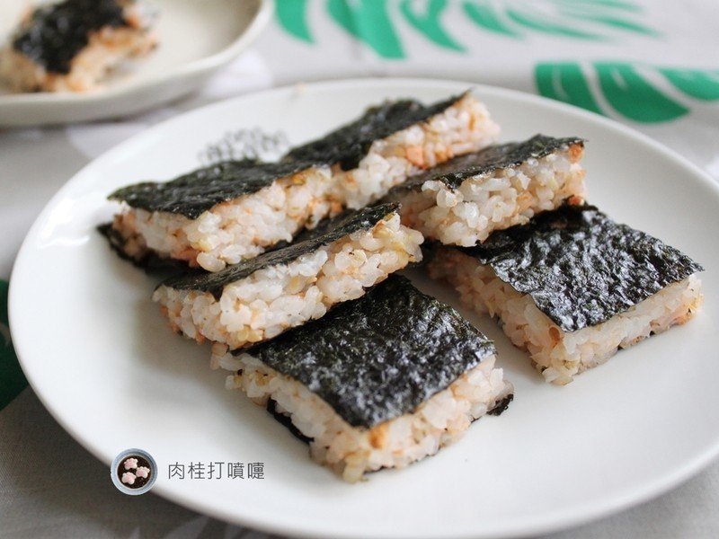 海苔风味烤饭卷