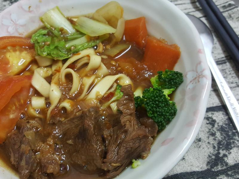 蕃茄牛肉面