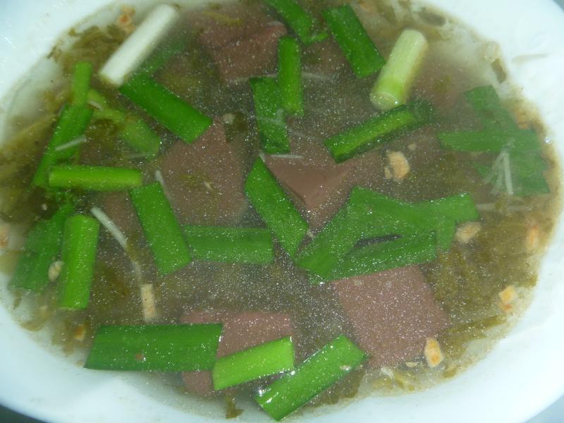 沙茶酸菜猪血汤
