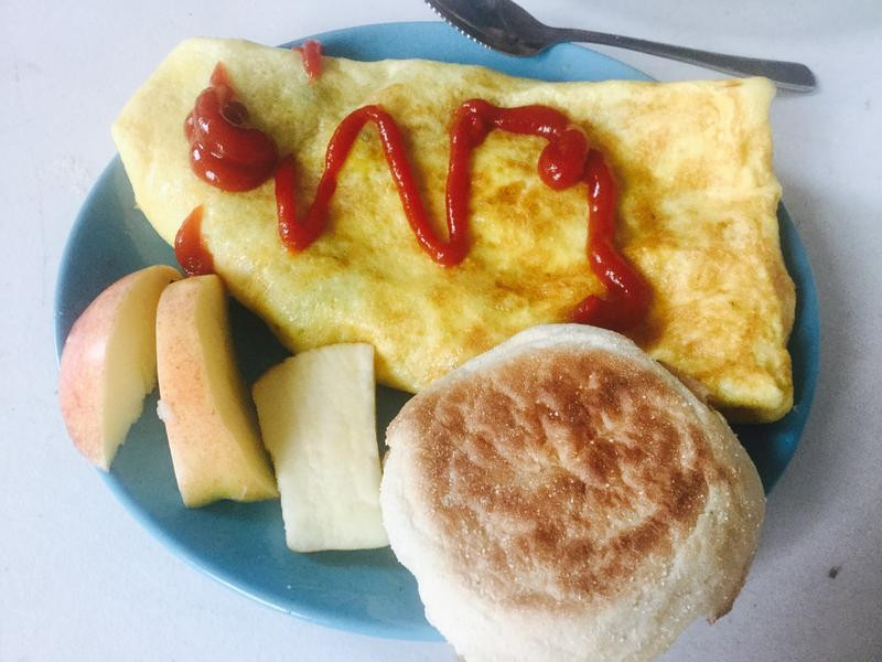 简易健康的煎蛋早餐Omelette