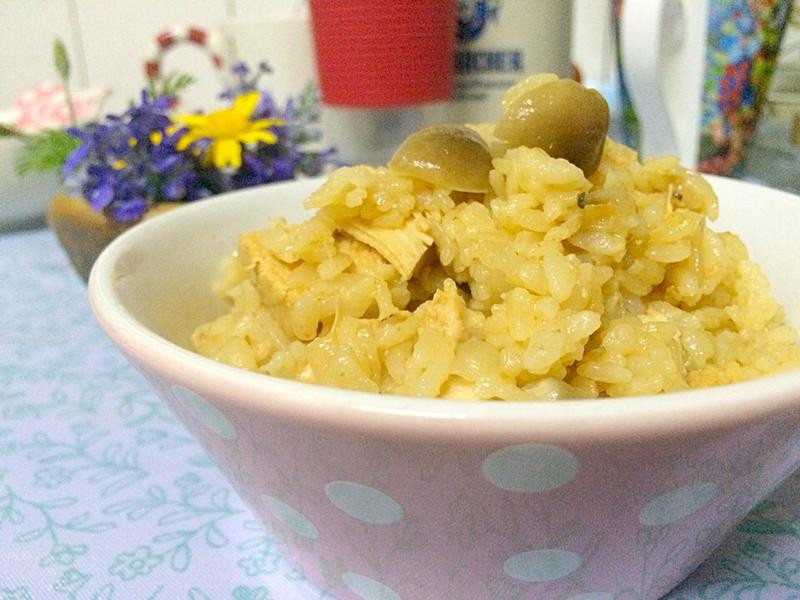 鸡肉鸿禧菇杂炊饭