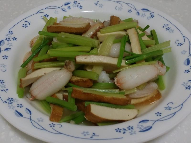 蟹脚肉炒芹菜