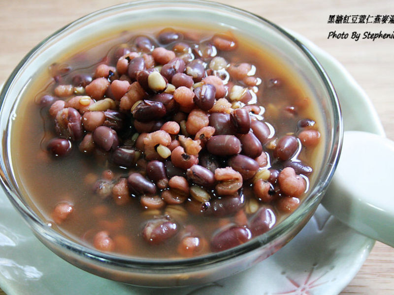 黑糖红豆薏仁燕麦甜汤
